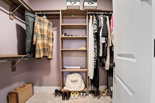 2288 Quarry Trails Drive, Columbus, OH 43228