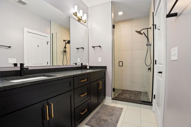 2288 Quarry Trails Drive, Columbus, OH 43228