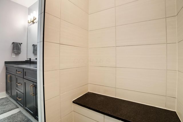 2288 Quarry Trails Drive, Columbus, OH 43228