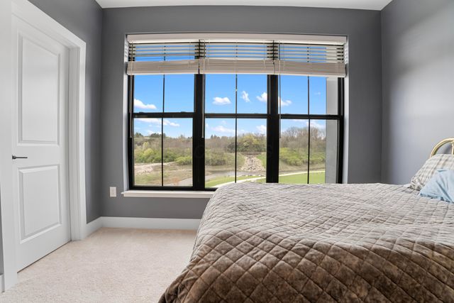 2288 Quarry Trails Drive, Columbus, OH 43228