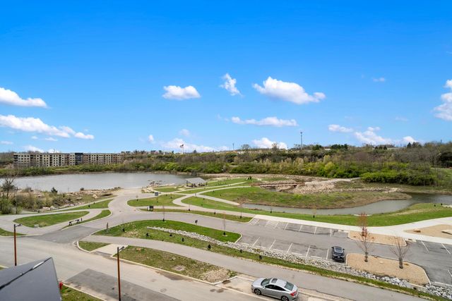 2288 Quarry Trails Drive, Columbus, OH 43228