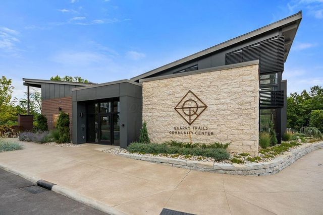 2288 Quarry Trails Drive, Columbus, OH 43228