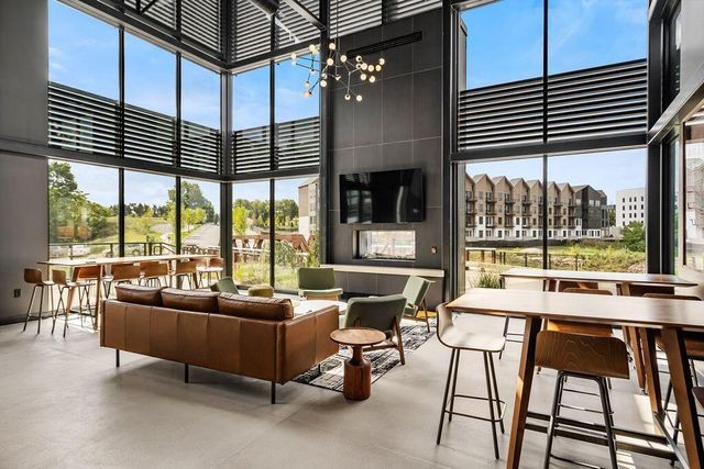 2288 Quarry Trails Drive, Columbus, OH 43228