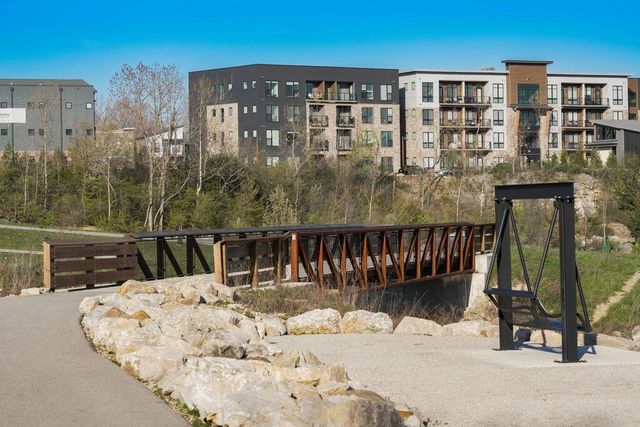 2288 Quarry Trails Drive, Columbus, OH 43228