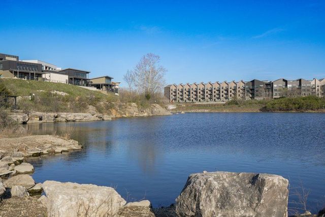 2288 Quarry Trails Drive, Columbus, OH 43228