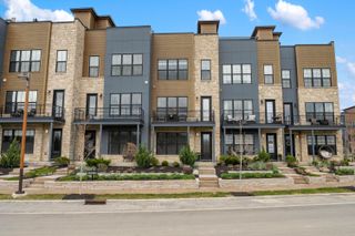 2288 Quarry Trails Drive, Columbus, OH 43228