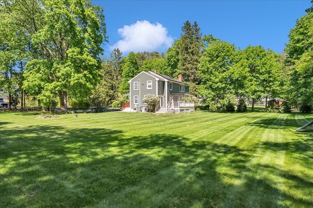 22 Reservoir St, Seekonk, MA 02771