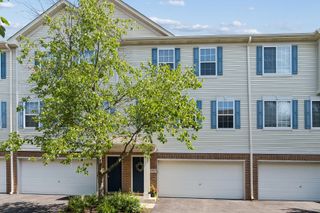 1797 Indian Hill Lane, Aurora, IL 60503