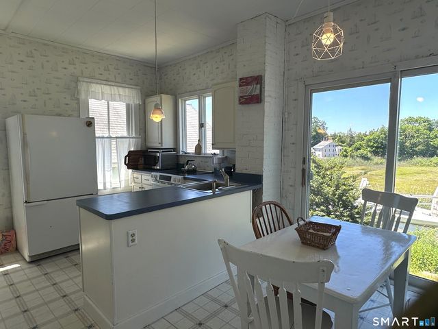 18 Prospect Hill Road, Branford, CT 06405
