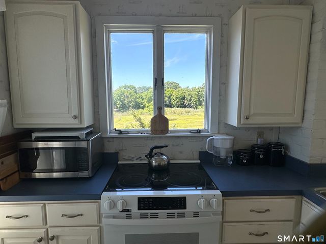 18 Prospect Hill Road, Branford, CT 06405