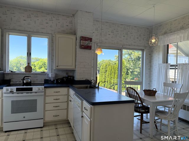 18 Prospect Hill Road, Branford, CT 06405