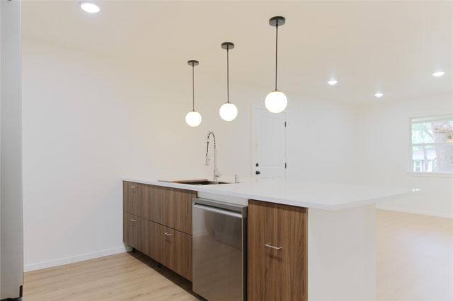 305 ROWLAND DR, Austin, TX 78745