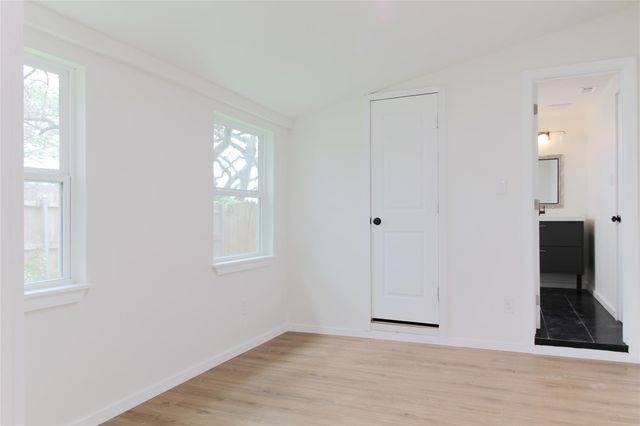 305 ROWLAND DR, Austin, TX 78745