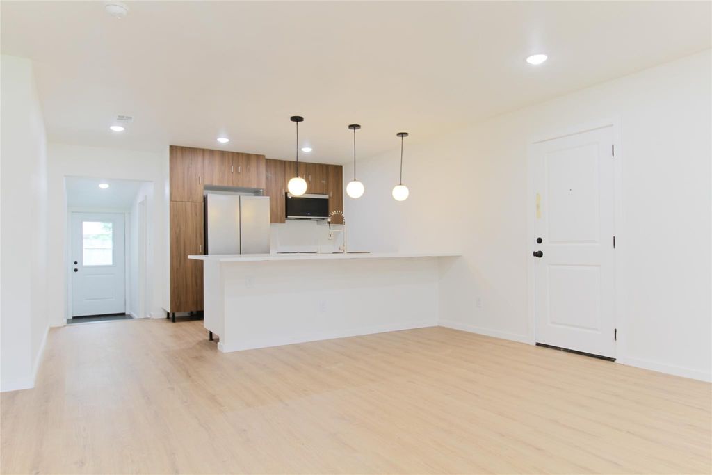 305 ROWLAND DR, Austin, TX 78745