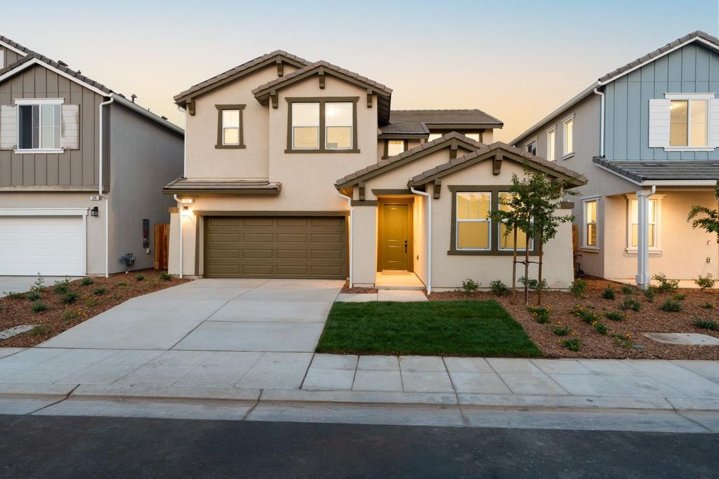 310 Huckleberry Road S, Madera, CA 93636