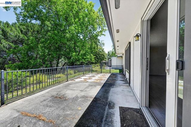 1912 Ptarmigan Dr 2, Walnut Creek, CA 94595
