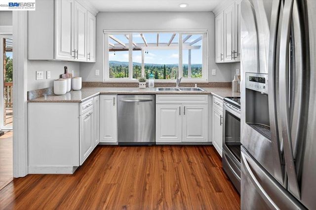 1912 Ptarmigan Dr 2, Walnut Creek, CA 94595