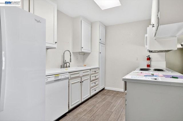 1912 Ptarmigan Dr 2, Walnut Creek, CA 94595