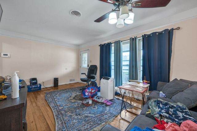 808 Lee Drive, Bedford, TX 76022
