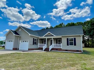 105 Falcon Lane, Chesnee, SC 29323