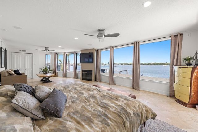 2785 BAYSIDE DRIVE S, St Petersburg, FL 33705