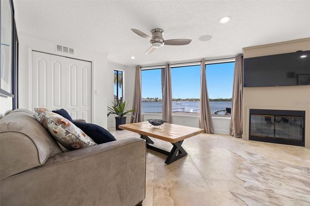 2785 BAYSIDE DRIVE S, St Petersburg, FL 33705
