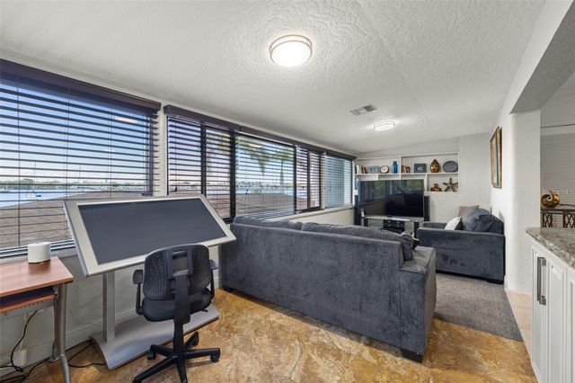 2785 BAYSIDE DRIVE S, St Petersburg, FL 33705