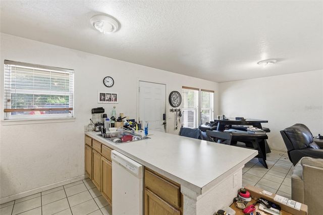 8439 RADIO LANE, Tampa, FL 33619