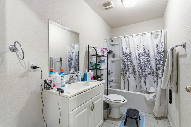 8439 RADIO LANE, Tampa, FL 33619