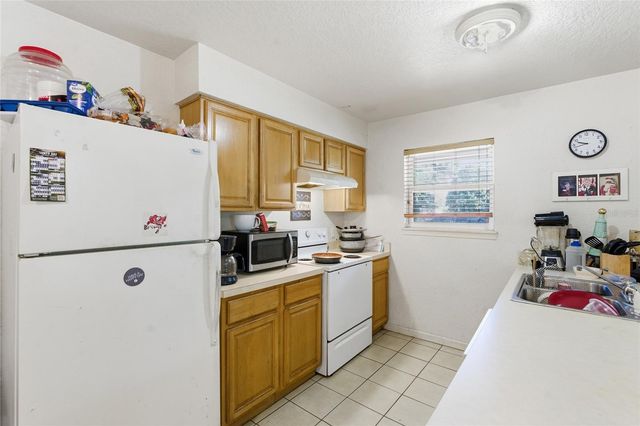 8439 RADIO LANE, Tampa, FL 33619