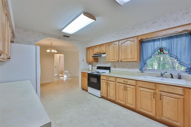 36625 LAKE PASADENA ROAD, Dade City, FL 33525