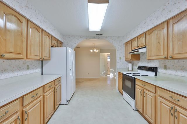 36625 LAKE PASADENA ROAD, Dade City, FL 33525