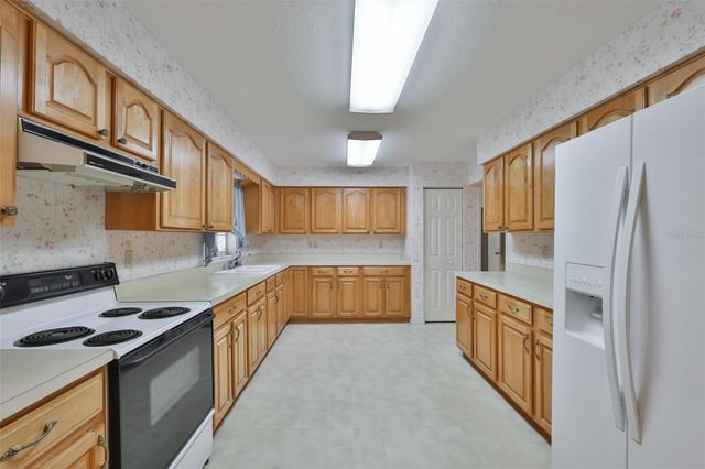 36625 LAKE PASADENA ROAD, Dade City, FL 33525