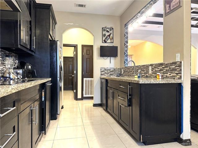 6105 S Mars Lane, Pharr, TX 78577