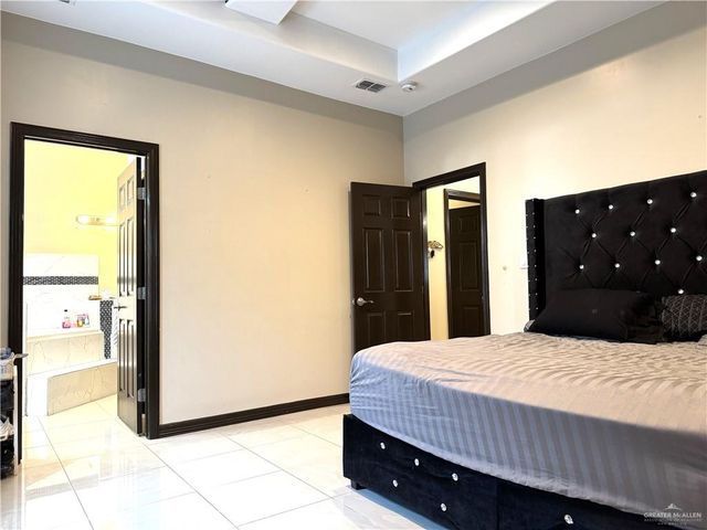 6105 S Mars Lane, Pharr, TX 78577