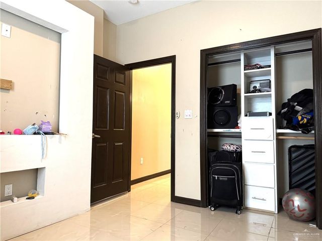 6105 S Mars Lane, Pharr, TX 78577