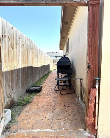 6105 S Mars Lane, Pharr, TX 78577