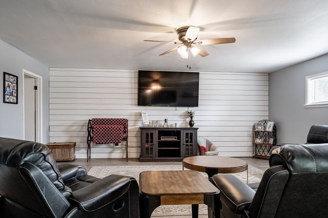 600 NW Ave I, Hamlin, TX 79520