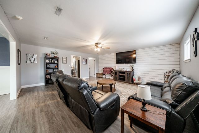 600 NW Ave I, Hamlin, TX 79520