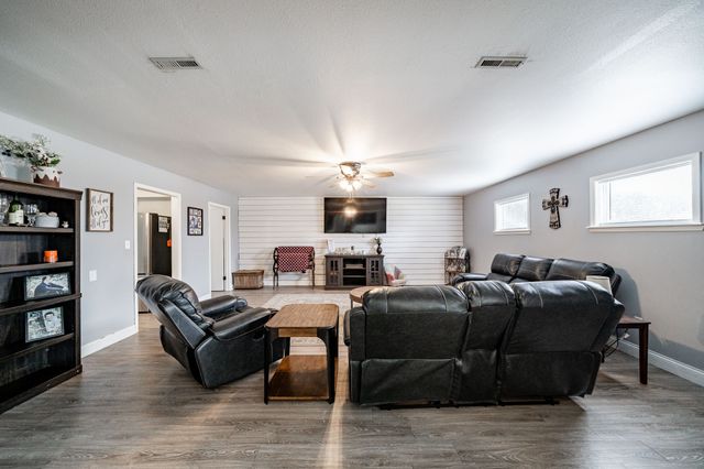 600 NW Ave I, Hamlin, TX 79520