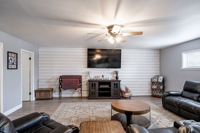 600 NW Ave I, Hamlin, TX 79520