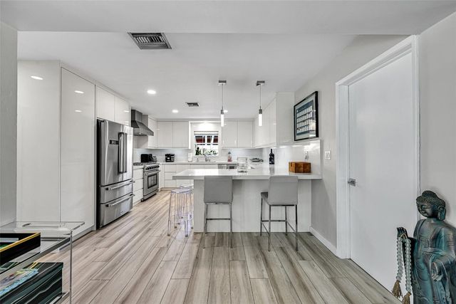 5281 NE 19th Avenue, Fort Lauderdale, FL 33308