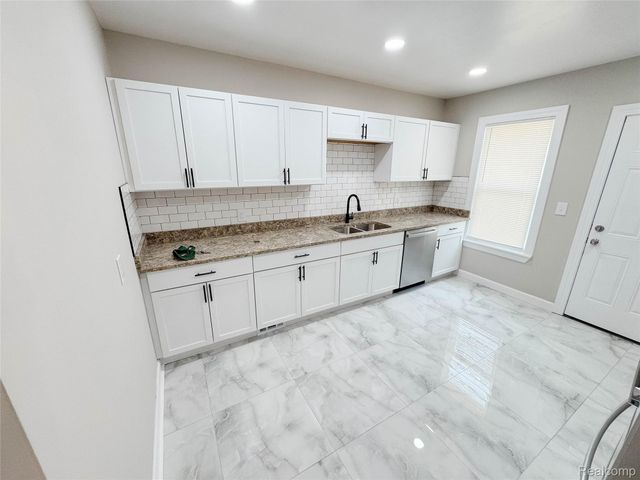 5380 Seminole Street, Detroit, MI 48213