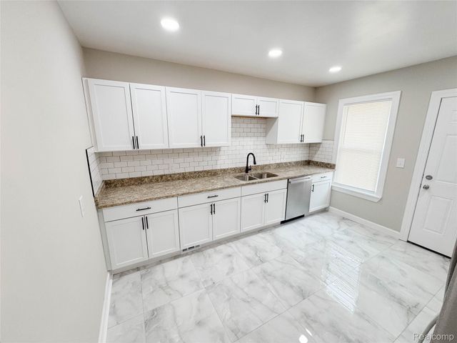 5380 Seminole Street, Detroit, MI 48213