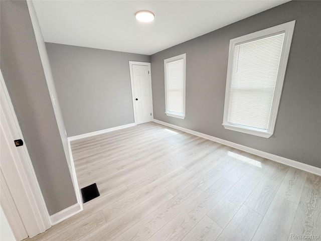5380 Seminole Street, Detroit, MI 48213