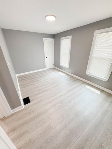 5380 Seminole Street, Detroit, MI 48213