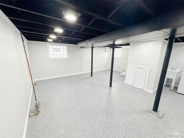 5380 Seminole Street, Detroit, MI 48213