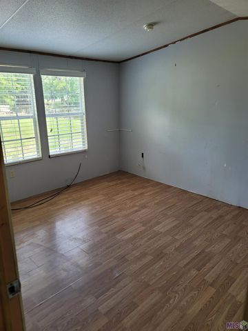 13935 Old River Rd, Maurepas, LA 70449
