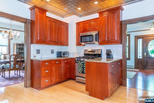 66 Hillside Avenue, Midland Park, NJ 07432