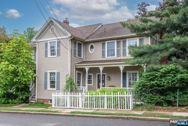 66 Hillside Avenue, Midland Park, NJ 07432